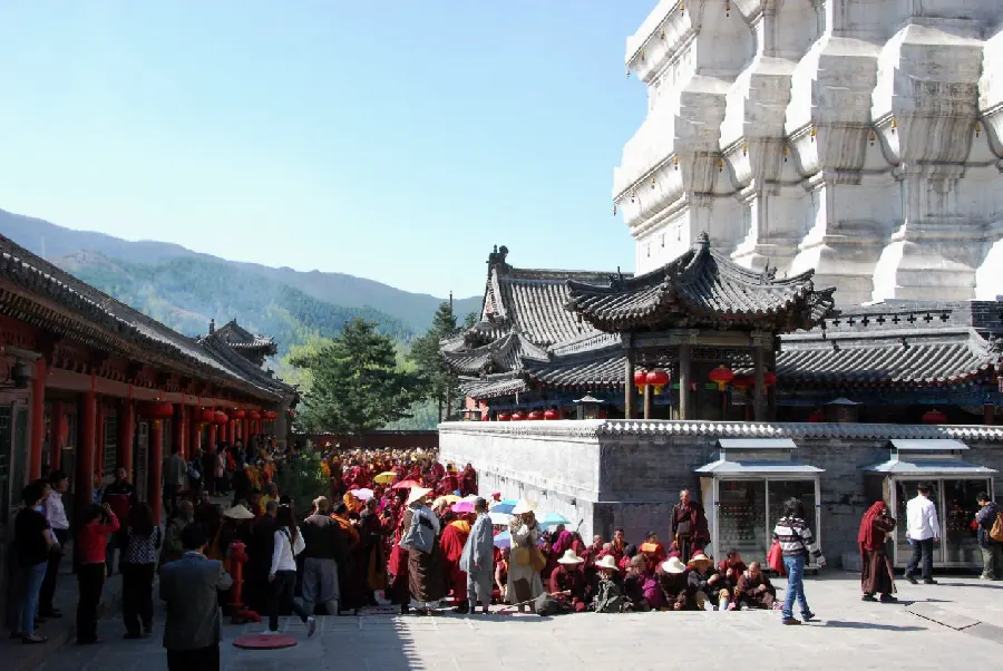 四大名山之首:五台山的地位示意图