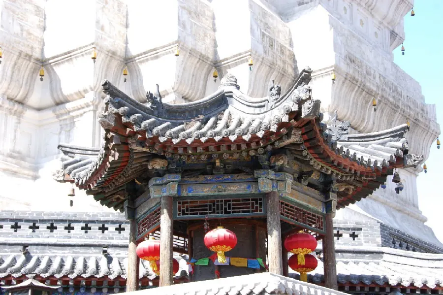 寺庙与山水:天人合一示意图