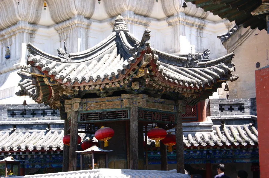 寺庙与山水:天人合一示例图